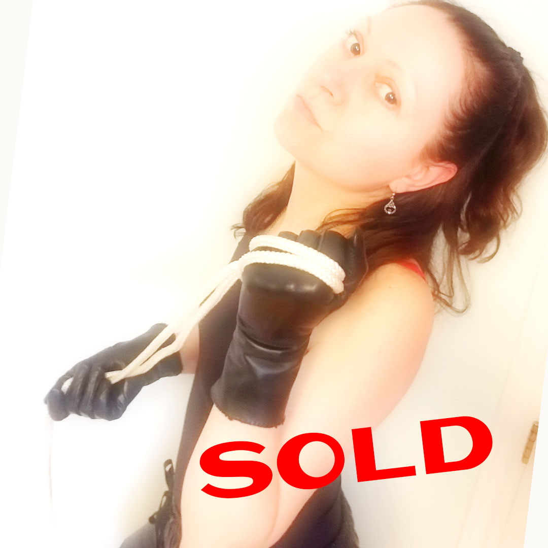 SPECIFICALLY THIS PAIR OF SHORT VERY SPECIAL STRICT BLACK LEATHER GLOVES